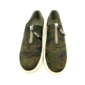 Madden Girl Womens Kudo Green Camo Slip On Shoes NEW Size 8.5